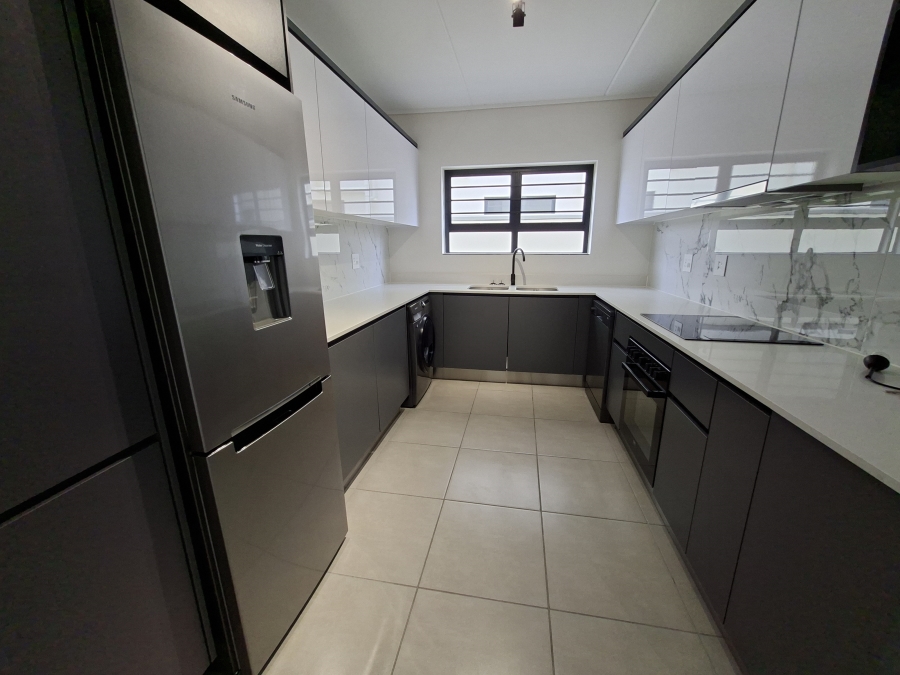 To Let 3 Bedroom Property for Rent in Croydon Western Cape